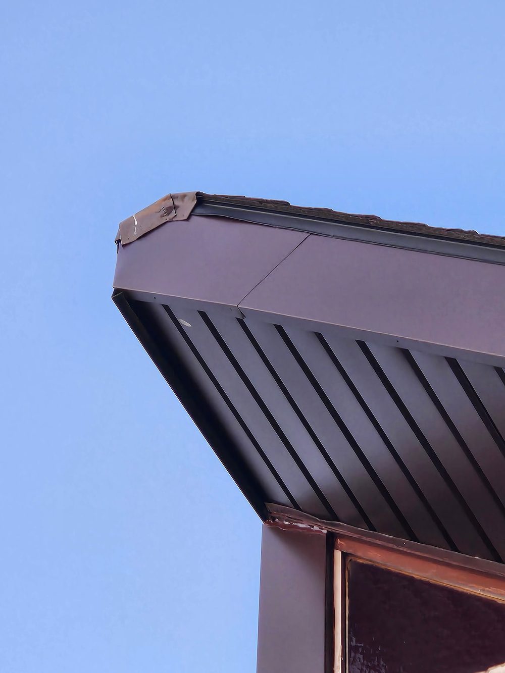 Corner cladding detail